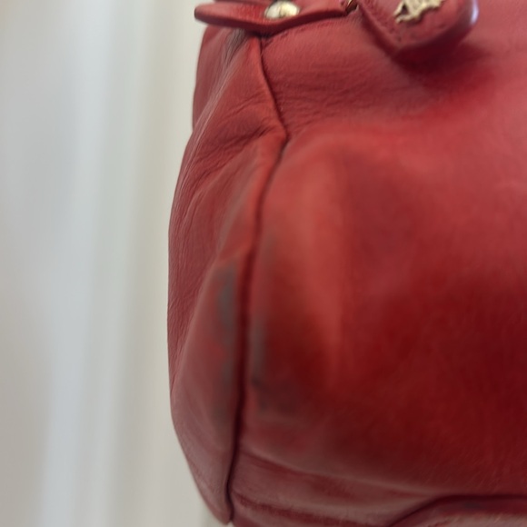 Roberto Cavalli Vibrant Red Shoulder Bag with Glossy Finish and Gold Hardware - Picture 4 of 9